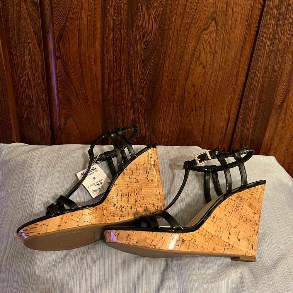 Jessica Simpson Black Wedge Sandals, new with tag, women’s 9, cute and stylish - Picture 3 of 8
